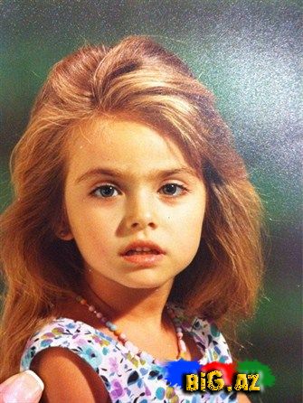 Hazal Kaya, Çagatay Ulusoy, Ceyda Ateş (Uşaqlıq şəkilləri)