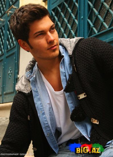 Hazal Kaya, Çagatay Ulusoy, Ceyda Ateş (Uşaqlıq şəkilləri)