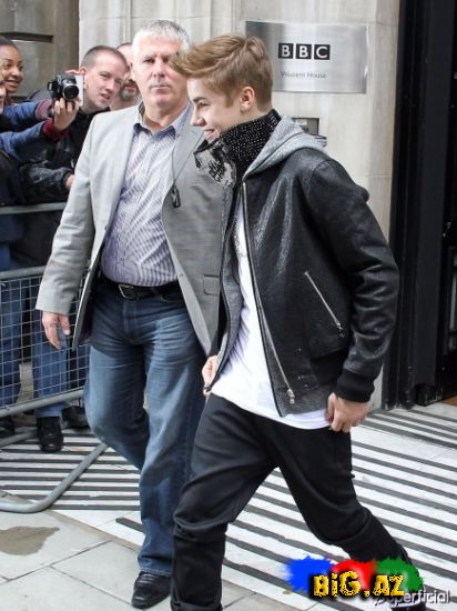 Məhşur müğənni Justin Bieber yeni imici ilə hamını heyrətləndirib (Fotolar)