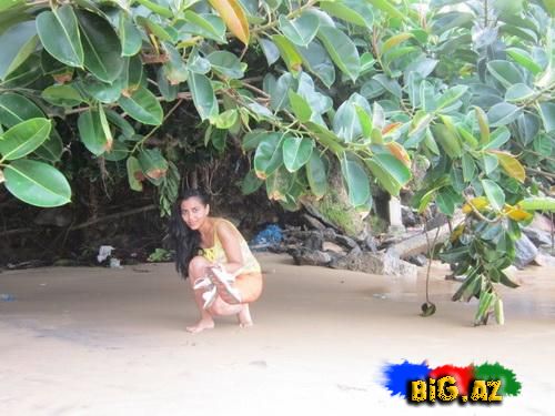 Tanınmış teleaparıcı Nanə Ağamalıyeva Şri-Lankadanın Hind okeanı sahillərində (Fotolar)