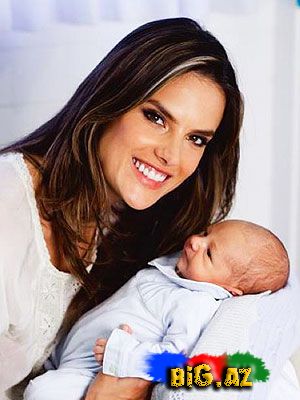 Alessandra Ambrosio yeni doğan oğlu Noah Phoenixin ilk şəkillərini paylaşdı (Fotolar)