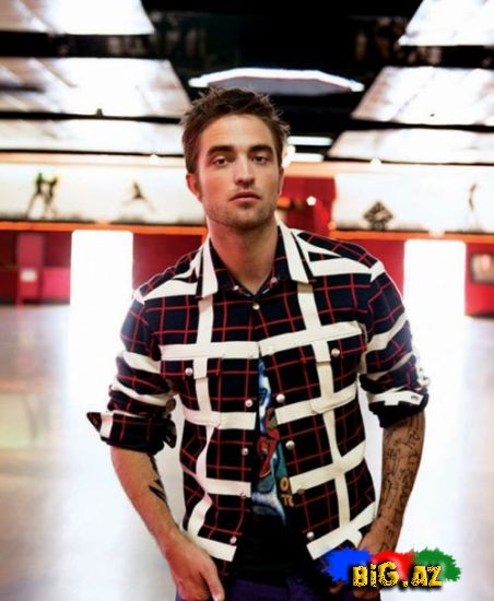 Robert Pattinson BlackBook jurnalında (Fotolar)