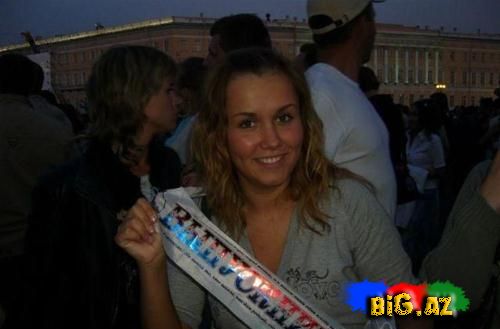 Məktəbli kök qız füsunkar gözəl bir qıza çevrildi (Fotolar)