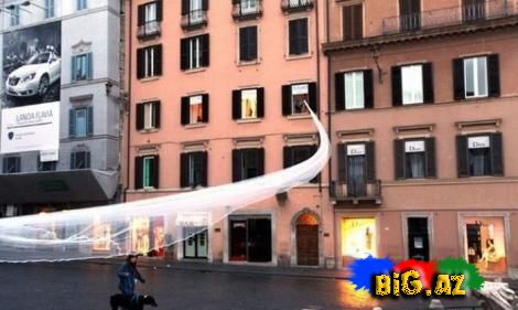İtaliyada bir stilist tam 3 kilometr uzunluğunda bir gəlin paltarı hazırladı (Fotolar)