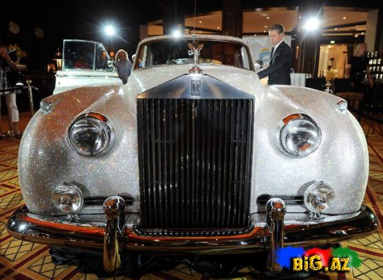 Swarovski qaşları ilə bəzədilmiş 1962-ci ilin Rolls Royce