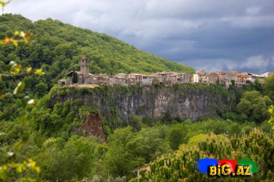 Sıldırım qayalarda şəhərlər (Fotolar)