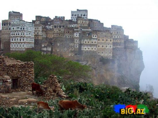 Sıldırım qayalarda şəhərlər (Fotolar)