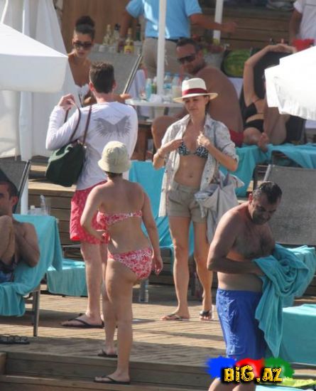 Hande Ataizi bikinidə görüntünləndi (Fotolar)
