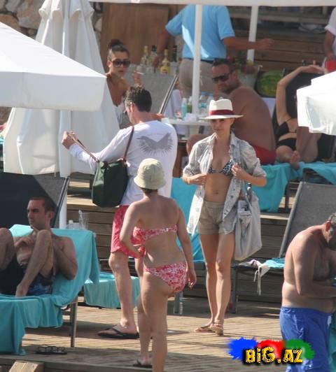 Hande Ataizi bikinidə görüntünləndi (Fotolar)