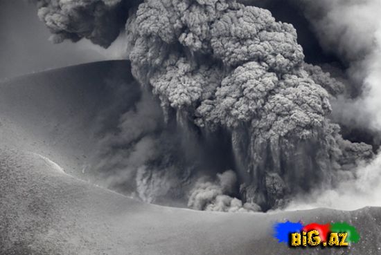 Yaponiyada simmoz vulkanının oyanışı (Foto)