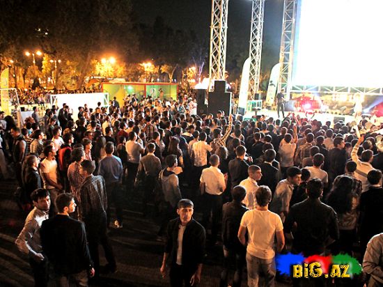 DÇ-2012: Fan zonada açılış konserti (Foto, Video)