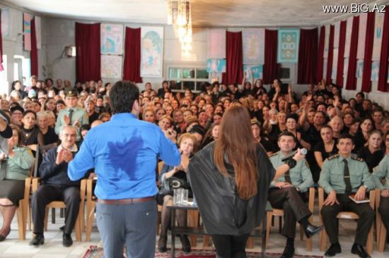 Aygün Kazımova qadın həbsxanasında konsert verdi (Foto)