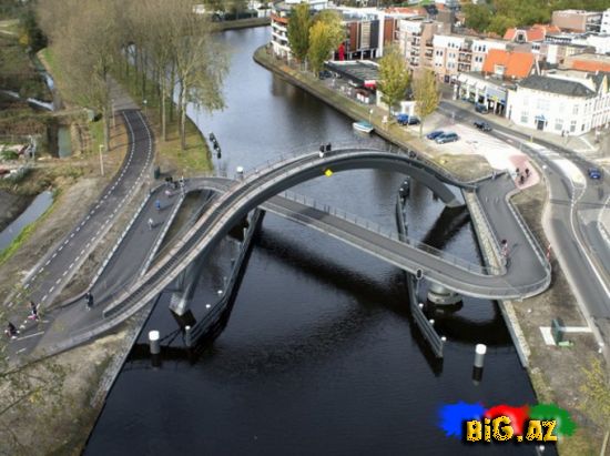 Hollandiyada Melkeweg körpüsü (Foto)