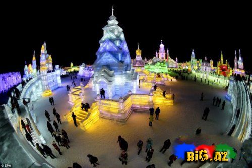 Çində buz sarayı (Fotolar)