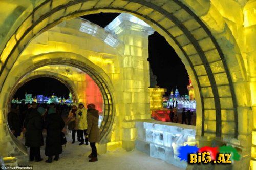 Çində buz sarayı (Fotolar)