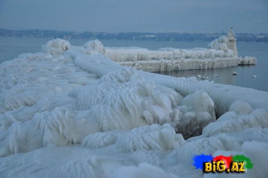 Buzlanmış mayaklar - (Foto)