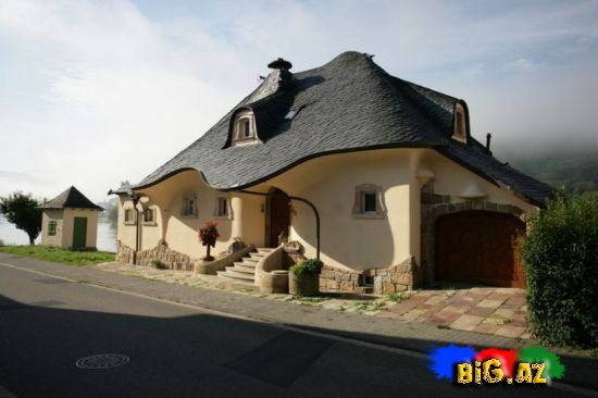 Almaniyada nağılvari ev - (Foto)