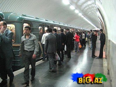 Metroda qatarın qapısını saxlayanlar 50 manat cərimələnəcəklər