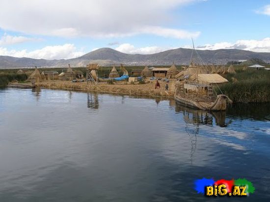 Titikaka gölündə üzən adalar (Foto)