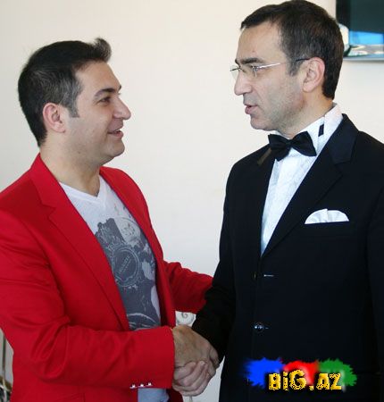 Rəşad İlyasov "Mənə əllərini ver" dedi... (Foto, Video)