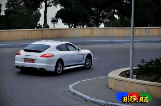 Bu da yeni "Porsche Panamera" (Foto, Video)