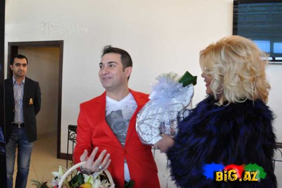 Rəşad İlyasov "Mənə əllərini ver" dedi... (Foto, Video)