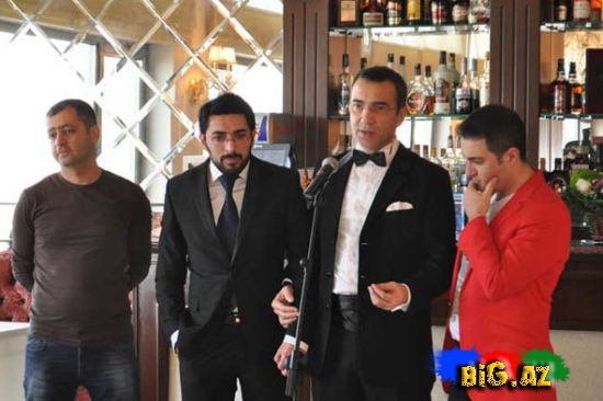 Rəşad İlyasov "Mənə əllərini ver" dedi... (Foto, Video)