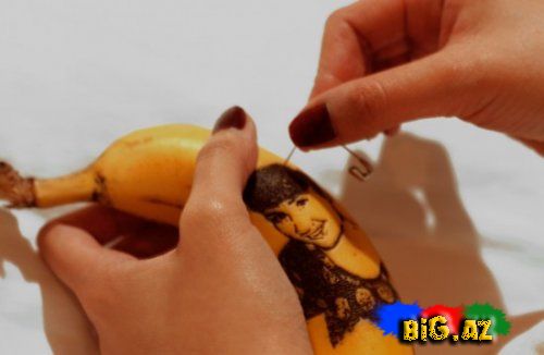 İstedadlı Tatu rəssam banan haqqında ünlü portret edir (Fotolar)