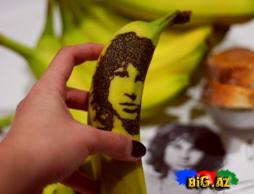 İstedadlı Tatu rəssam banan haqqında ünlü portret edir (Fotolar)