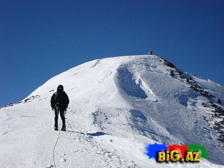 Azərbaycan alpinisti Avropanın ən yüksək zirvəsini fəth etdi