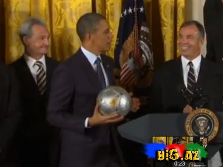 Obama futbol bacarığını göstərdi (Video)