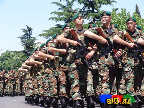 Hərbçilərə ev verildi