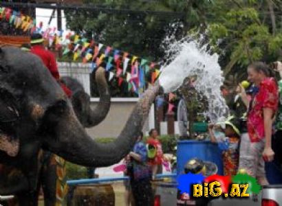 Tayland`da Songkran Festivalı (Fotolar)