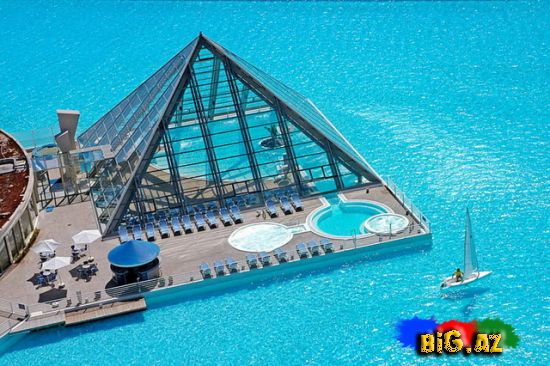 Dünyanın ən böyük üzgüçülük hovuzu budur (Fotolar)