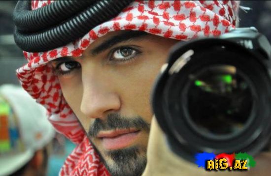 Yaraşıqlı olduğu üçün ölkədən qovulan oğlan (Fotolar)