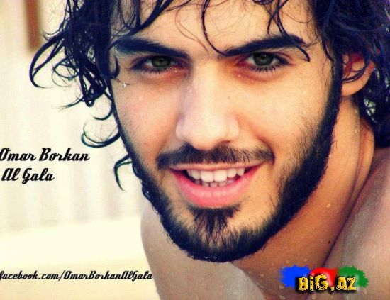 Yaraşıqlı olduğu üçün ölkədən qovulan oğlan (Fotolar)