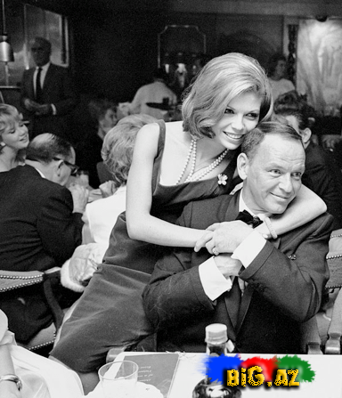 Arvadına boşanmaya razılıq verməsi üçün yalvardı... (Foto, Video)