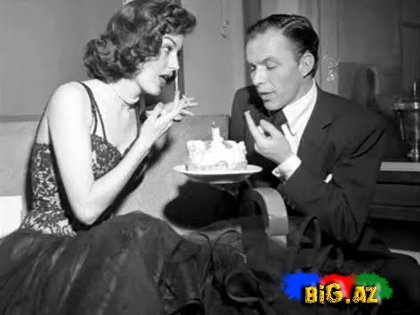 Arvadına boşanmaya razılıq verməsi üçün yalvardı... (Foto, Video)