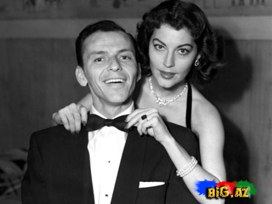 Arvadına boşanmaya razılıq verməsi üçün yalvardı... (Foto, Video)