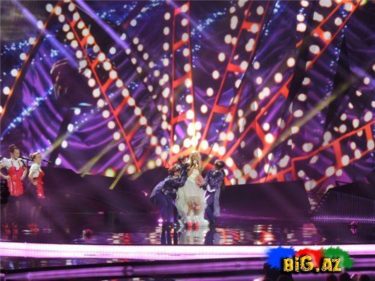"Eurovision -2013"-ün səhnəsində qızlar öpüşdü (Video)