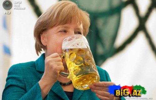 Anqela Merkel məsti-xumar oldu
