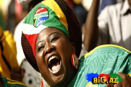Afrikalı qadının futbol şousu (Video)