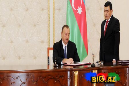 Dövlət qulluqçuları təltif edildi (Siyahı)