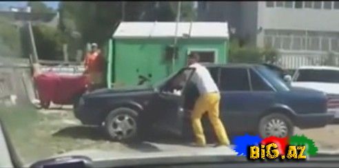Avtomobilin içinə beton tökdürdü (Video)