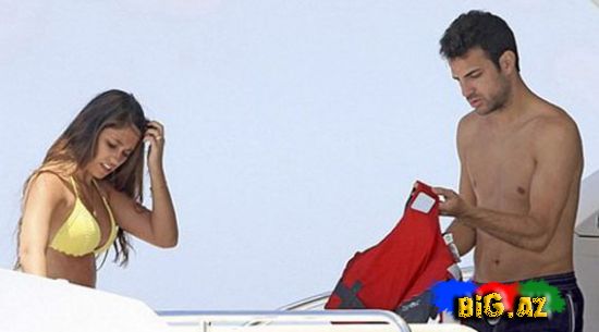 Messinin sevgilisi ona dostu ilə xəyanət eliyir? (Fotolar)