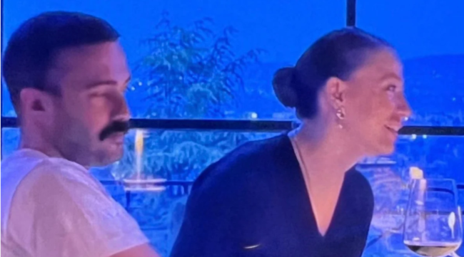 Məşhur cütlüklə bağlı maraqlı foto yayımlandı