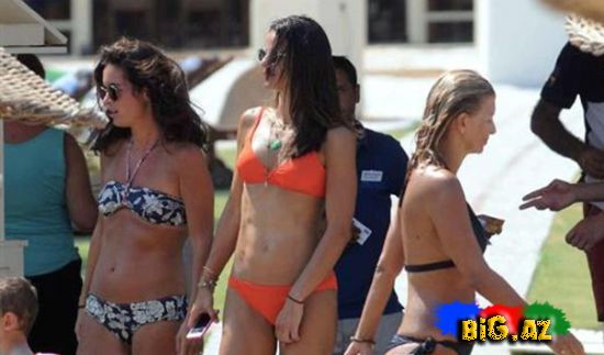 Edwına Sponza'nın Dəniz və Günəş Keyfindən - Fotolar