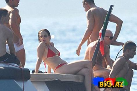 Jennifer Lopez dənizdə göz qamaşdırdı - Fotolar