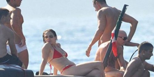 Jennifer Lopez dənizdə göz qamaşdırdı - Fotolar