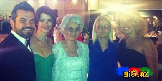 Beren Saatın böyük qardaşı Cem Saat evləndi.